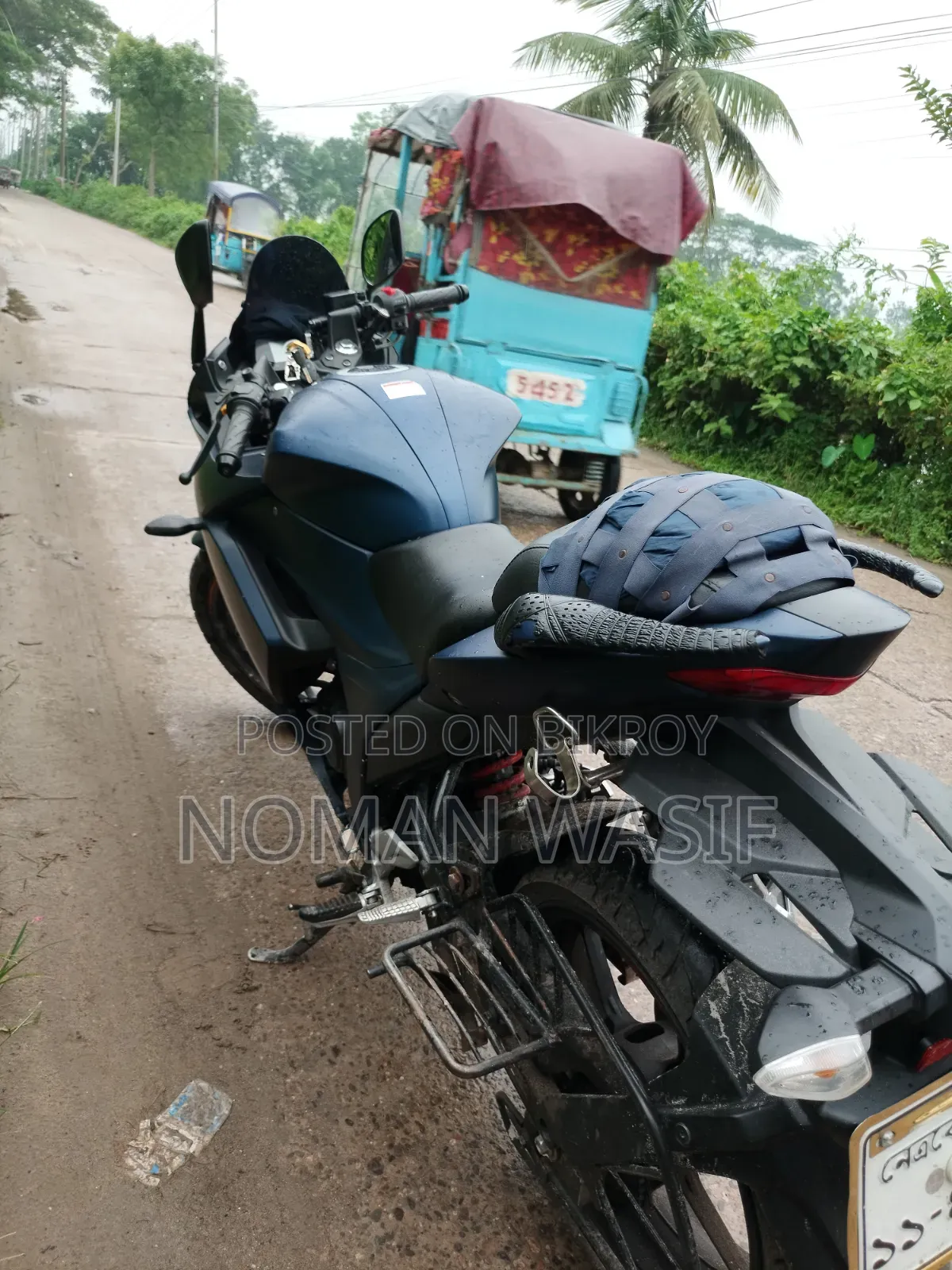 সুজুকি গিক্সার এসএফ ২০২৩ নীল
