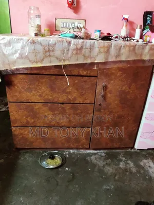 জরুরী খাট এবং ওয়ার্ডরোব সেট বিক্রি