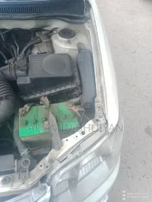 টয়োটা করোলা সেডান ২০০৫ সাদা