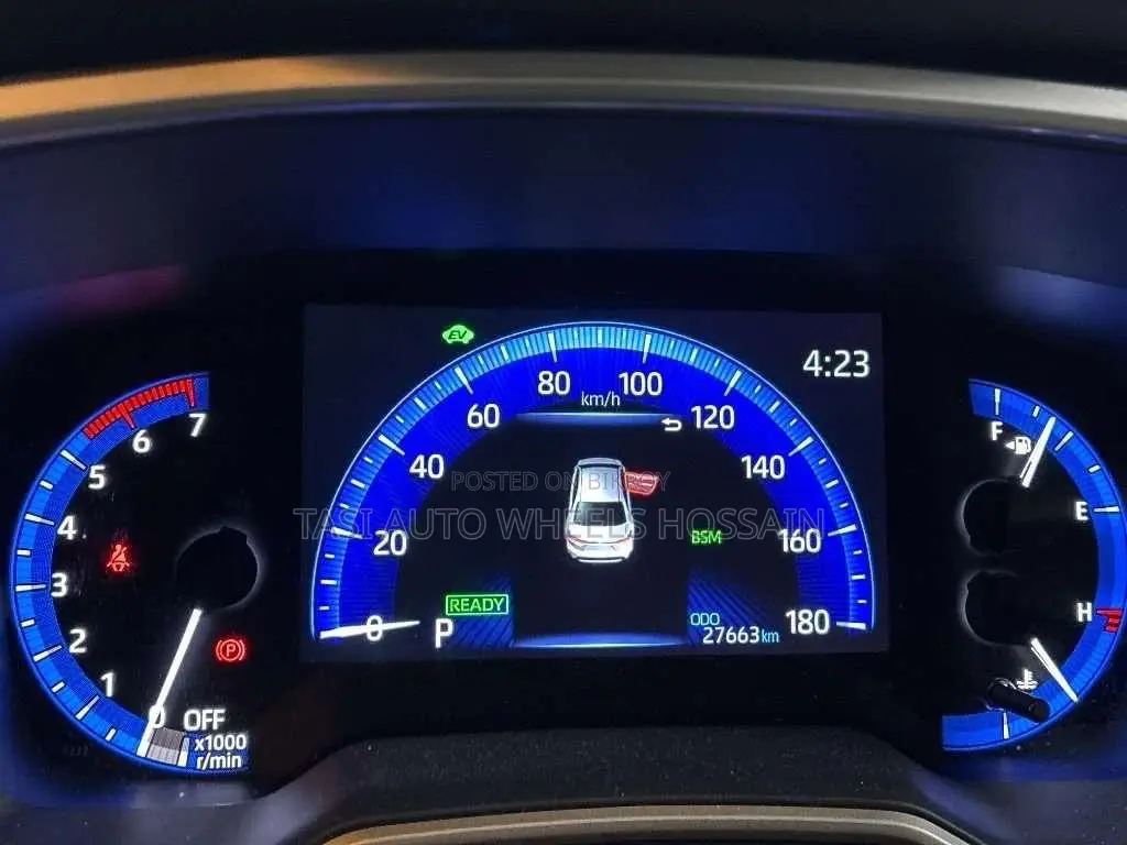 টয়োটা করোলা এল ২০২২ গ্রে