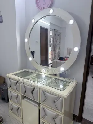 Stylish Elegant Dressing Table Up for Sell