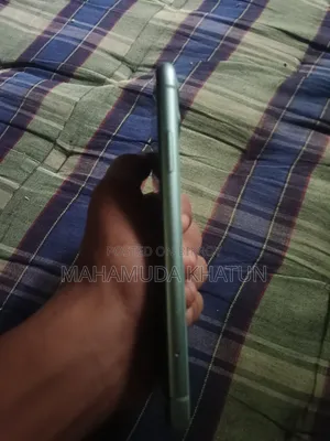 অ্যাপল আইফোন ১১ ৬৪ জিবি হোয়াইট