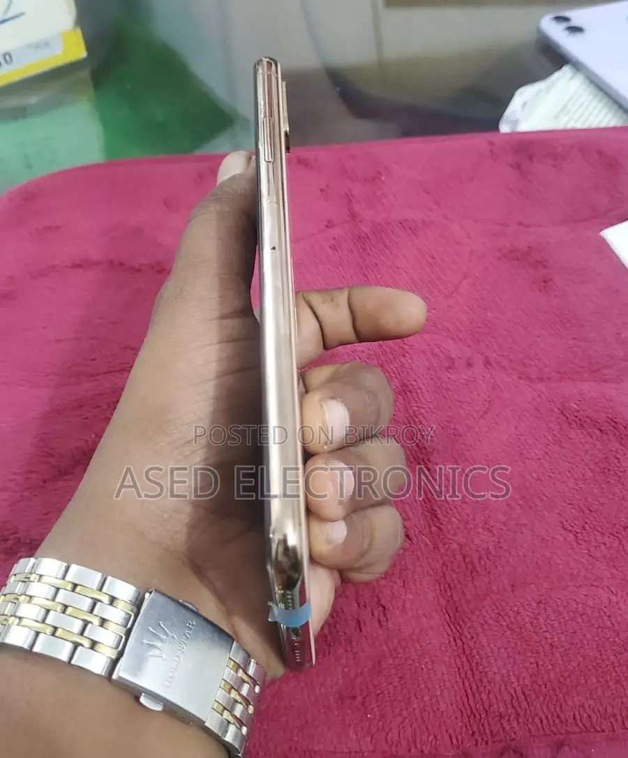 নতুন অ্যাপল আইফোন এক্সএস ম্যাক্স ২৫৬ জিবি গোল্ড