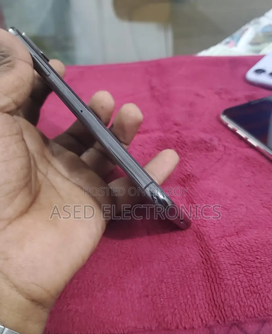নিউ অ্যাপল আইফোন এক্সএস ২৫৬ জিবি ব্ল্যাক