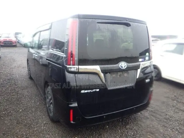 Toyota Esquire 1.8 Front-Wheel Drive Hybrid (7-Seater) 2020 Black