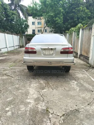 টয়োটা করোল্লা সেডান ১৯৯৯ সিলভার