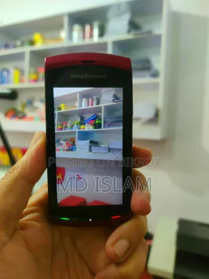 Sony Ericsson Vivaz Pink
