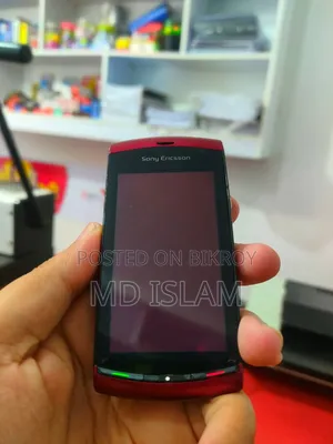 Sony Ericsson Vivaz Pink