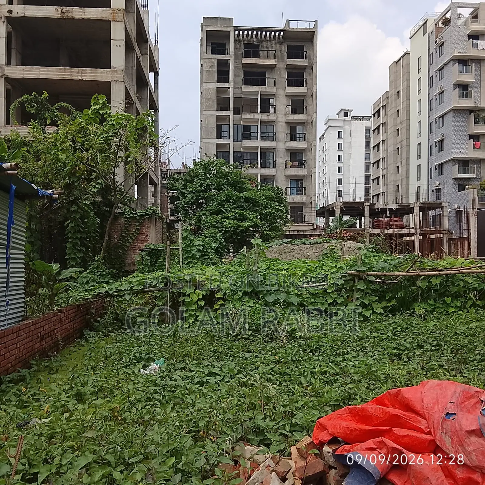 বসুন্ধরা এল ব্লক ৫ কাঠা দক্ষিণমুখী জমি বিক্রয়