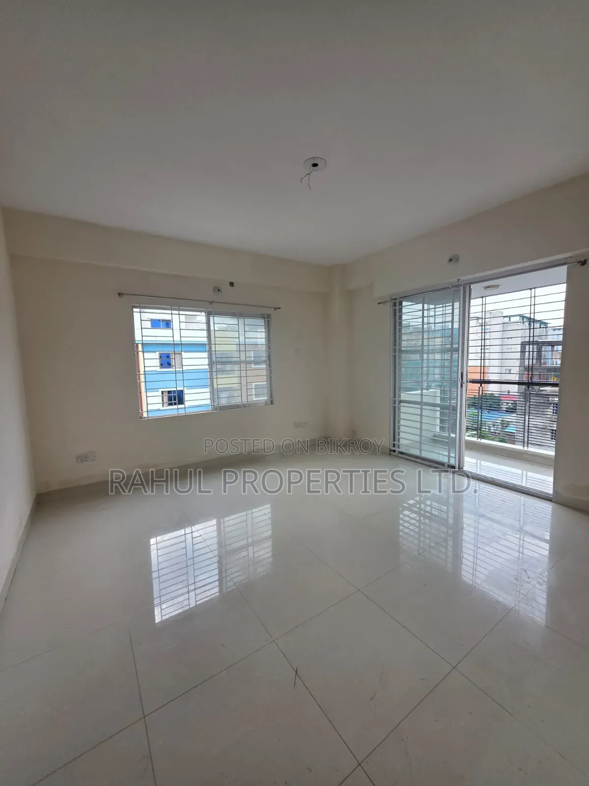 3-Bedroom Apartment in Rowshan Monzil, Basundhara for Sale