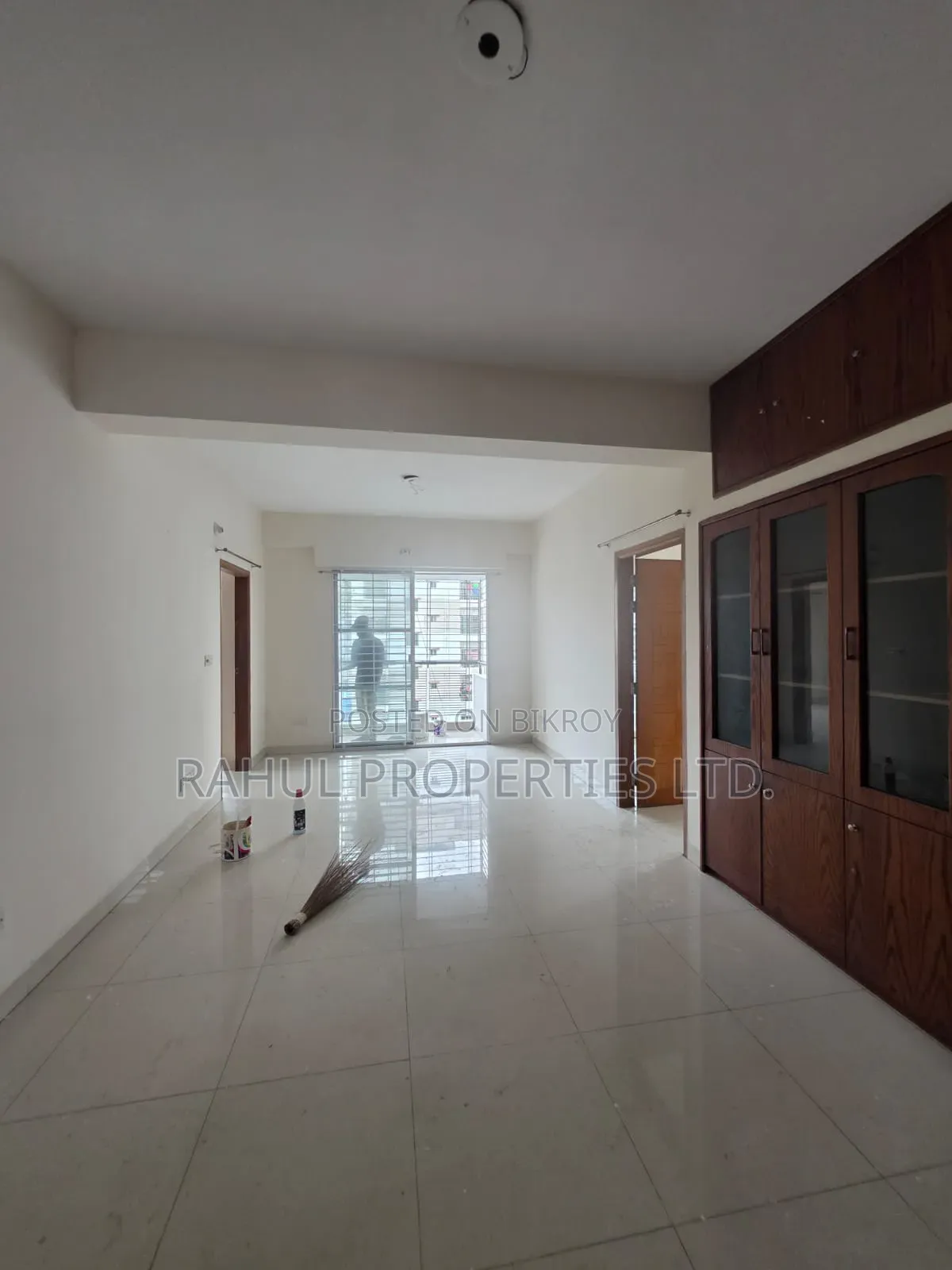 3-Bedroom Apartment in Rowshan Monzil, Basundhara for Sale