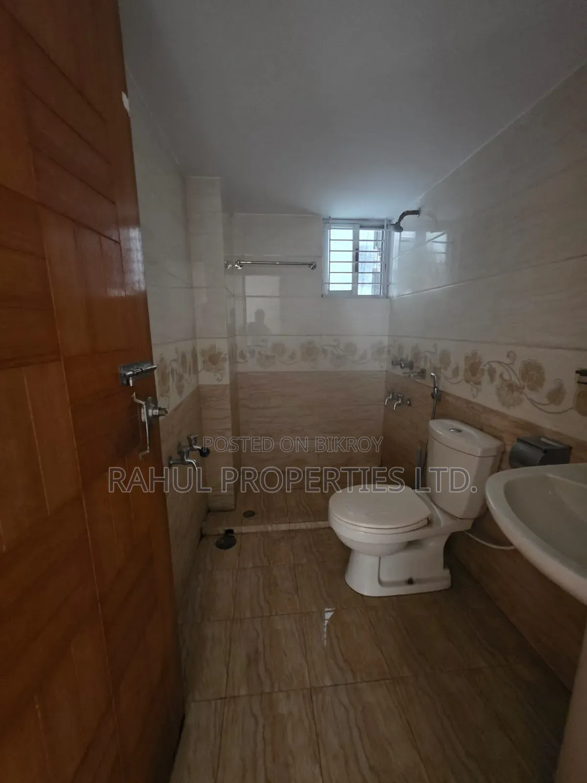 3-Bedroom Apartment in Rowshan Monzil, Basundhara for Sale