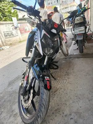 টিভিএস আপাচি আরটিআর ১৬০ ৪ভি ২০২১ ব্ল্যাক