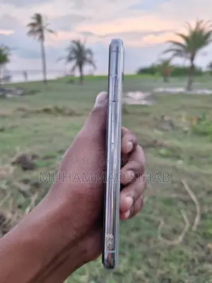 অ্যাপল আইফোন এক্সএস ম্যাক্স ২৫৬ জিবি সাদা