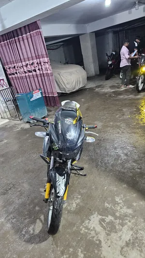 টিভিএস আপাচি আরটিআর ১৬০ ২ভি ২০১২ কালো
