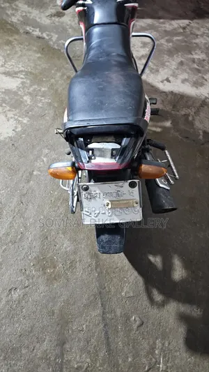 টিভিএস মেট্রো ২০১৫ কালো