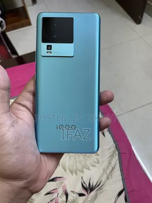 আইকিউওও ১২৮ জিবি