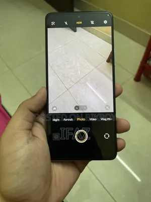 আইকিউওও ১২৮ জিবি