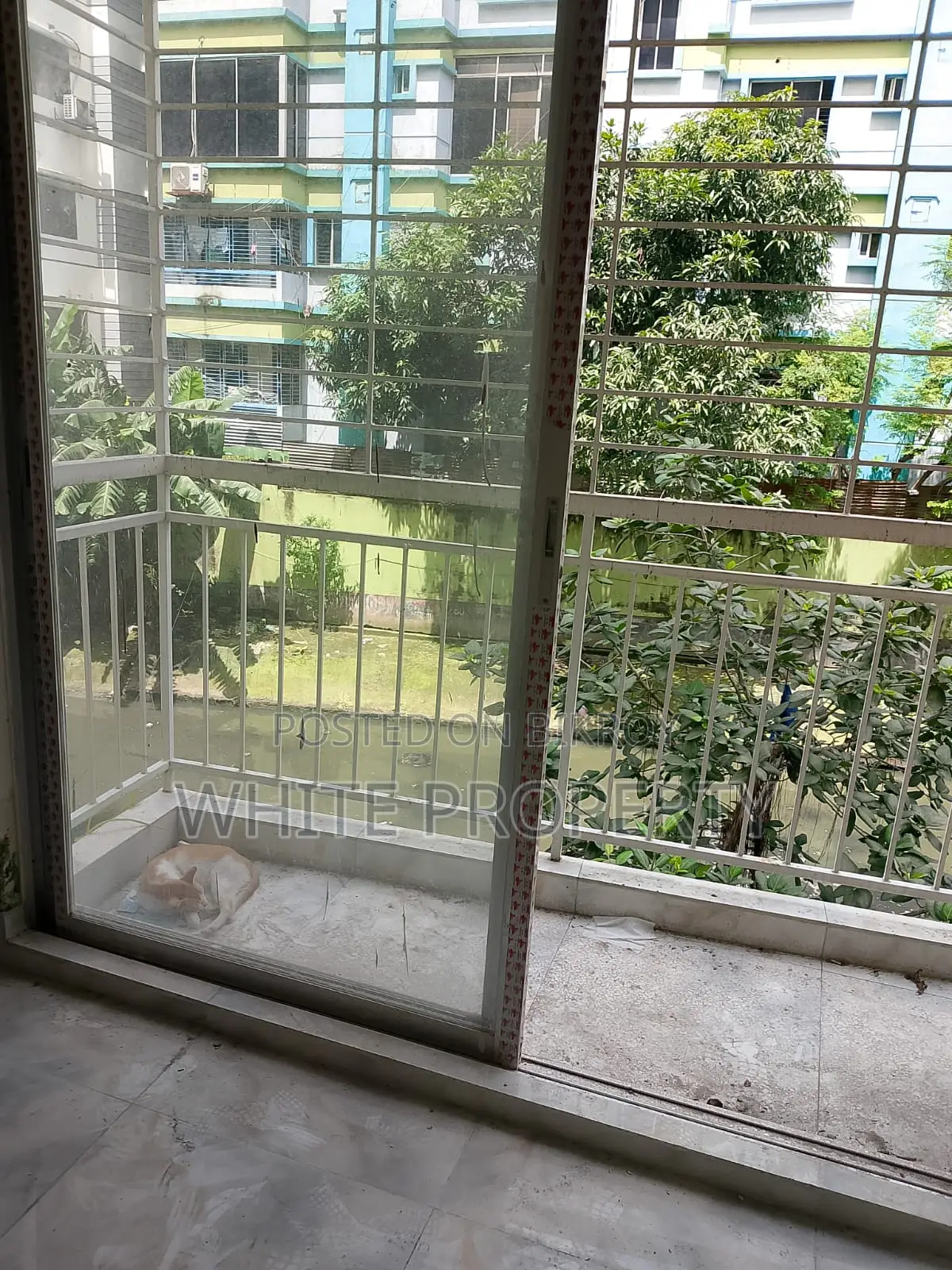 মোহাম্মদপুরে হোয়াইট প্রপার্টিতে ৩ বেডরুমের অ্যাপার্টমেন্ট বিক্রয়