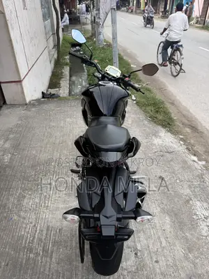 সুজুকি জিক্সার ২০২৪ ব্ল্যাক