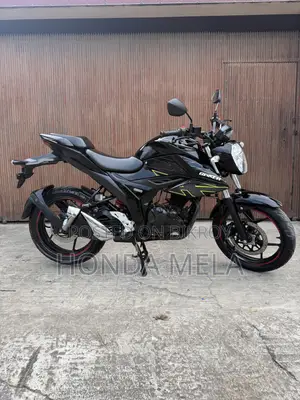 সুজুকি জিক্সার ২০২৪ ব্ল্যাক