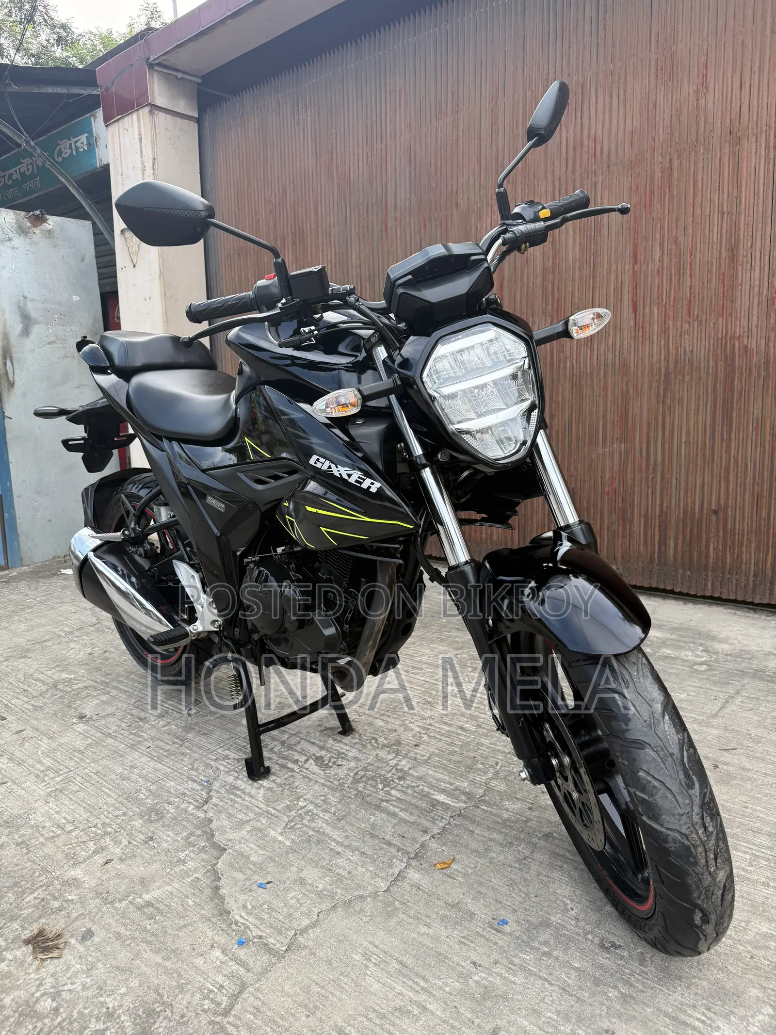 সুজুকি জিক্সার ২০২৪ ব্ল্যাক