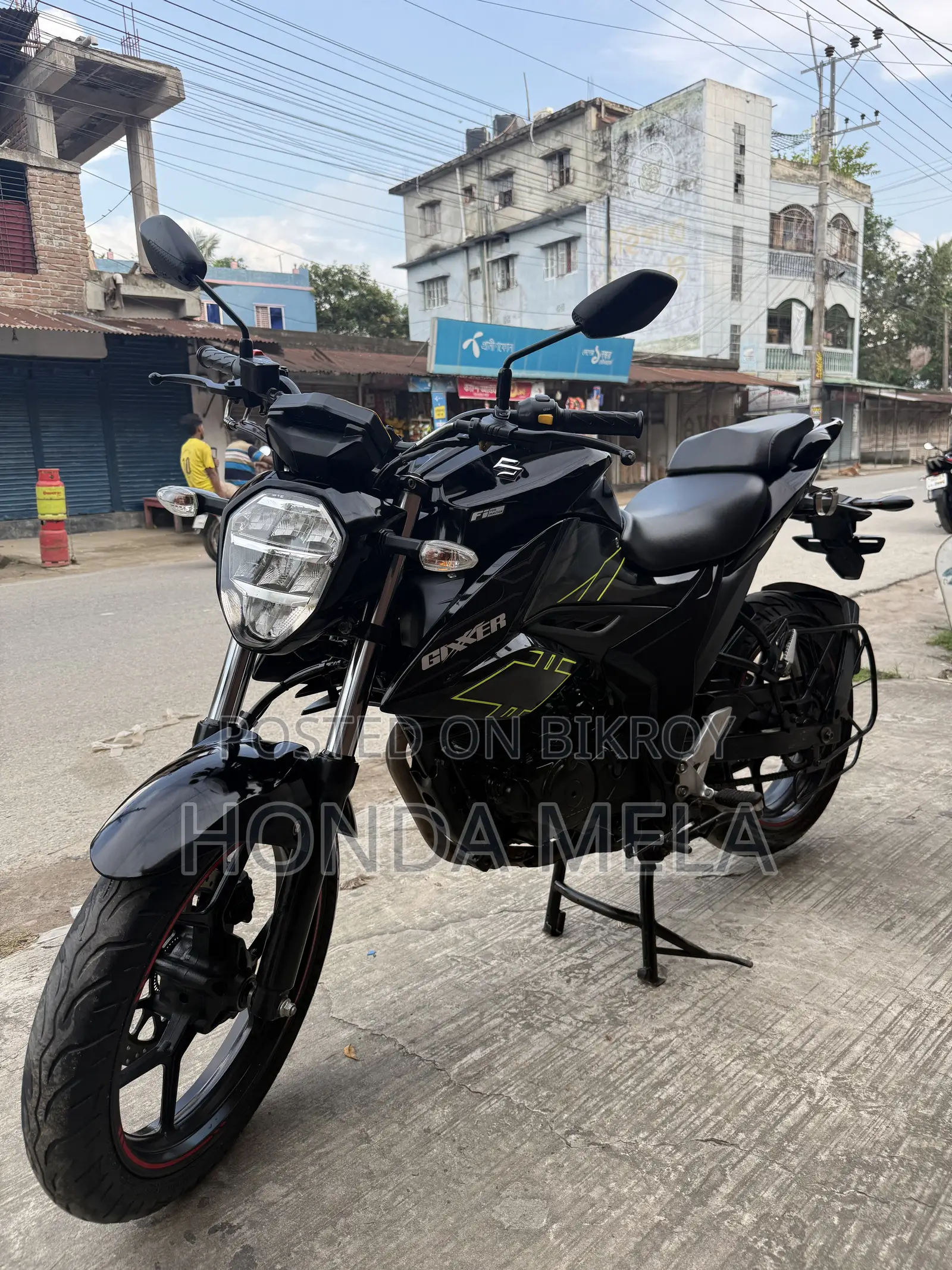 সুজুকি জিক্সার ২০২৪ ব্ল্যাক
