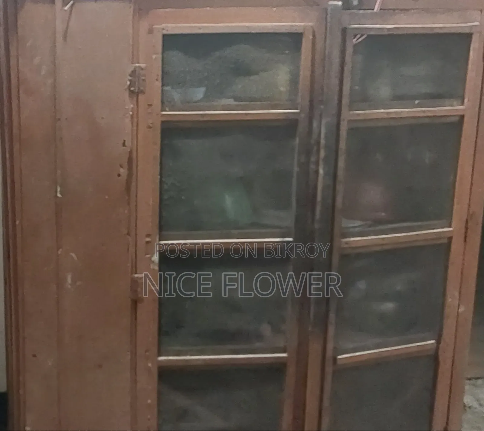 রান্না ঘরে ব্যবহার করার জন্য তিন থাকের রেক