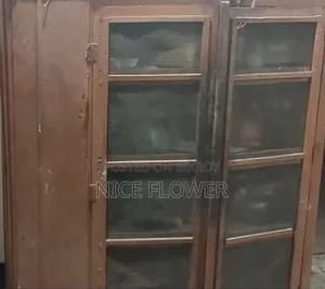 রান্না ঘরে ব্যবহার করার জন্য তিন থাকের রেক