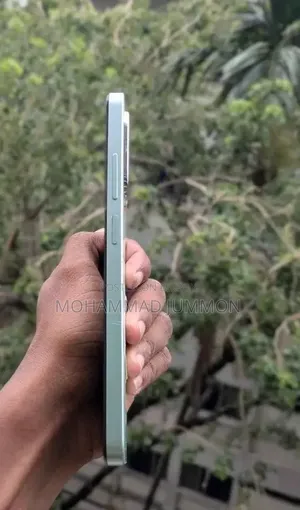 মোবাইল ফোন ১২৮ জিবি সিলভার
