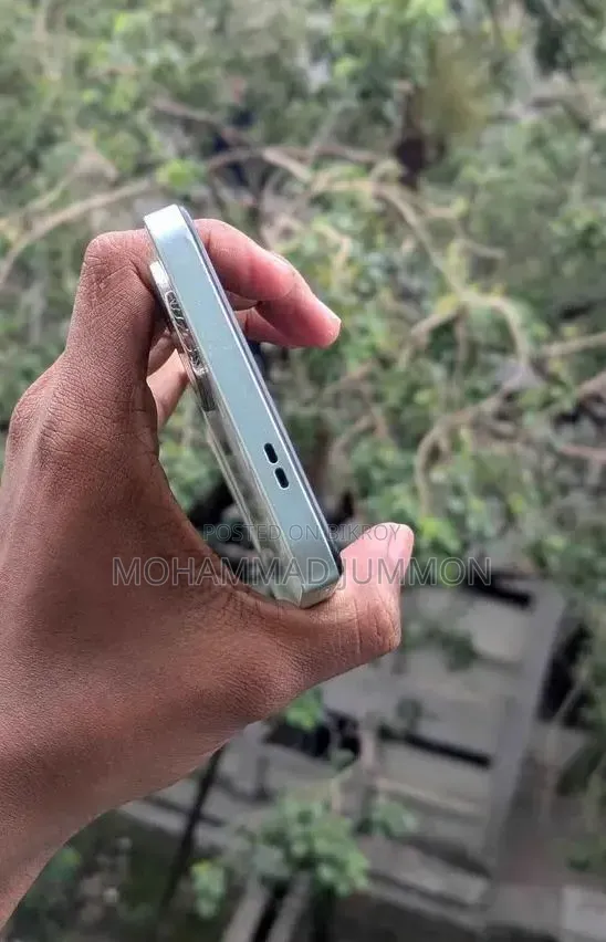 মোবাইল ফোন ১২৮ জিবি সিলভার