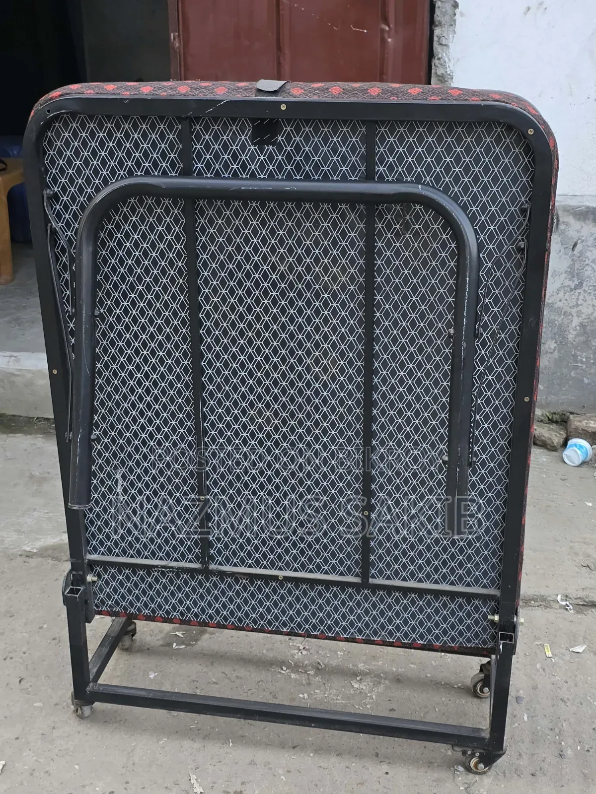 ফোল্ডিং সিঙ্গেল বেড উইথ চাকা (অল্প ব্যবহৃত / একদম ভালো কন্ডিশন)
