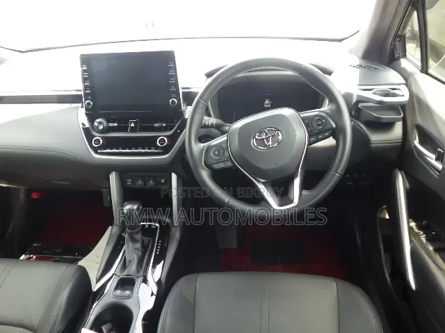 Toyota Corolla Cross 1.8 Hybrid FWD 2022 Black