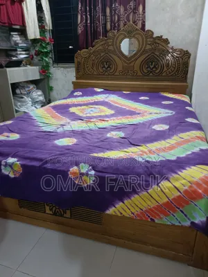 কাঠের খাট এবং মেট-টেস
