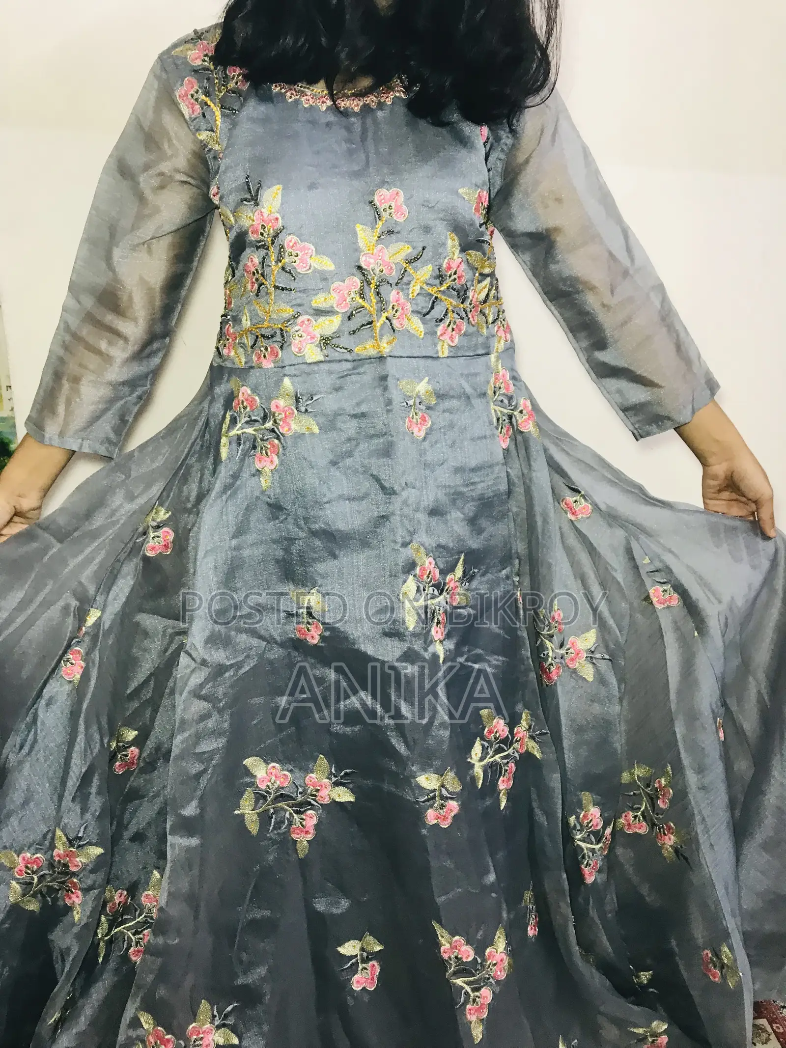 পার্টি গাউন বিক্রির জন্য