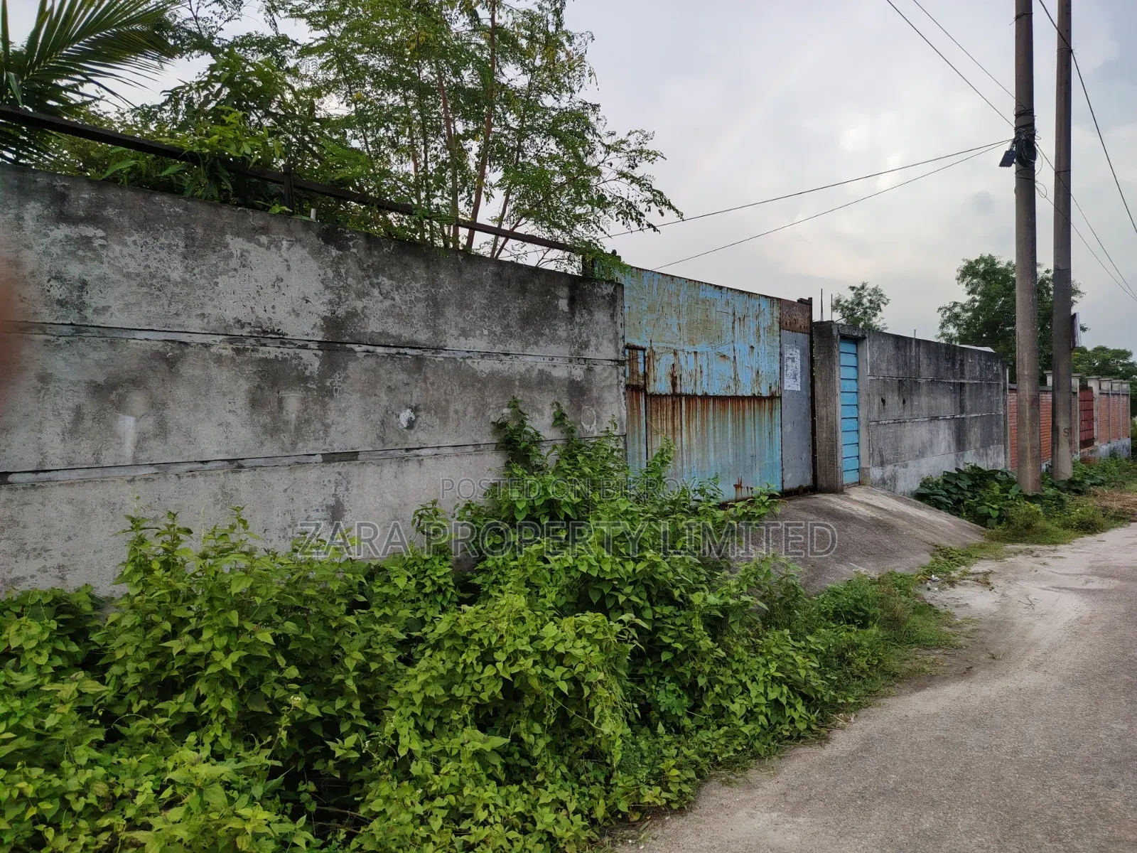 3 katha plot in a beautiful location on a small budget