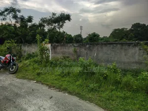 South Facing 3 Katha Plot in Sector 28 on 30 Feet Road