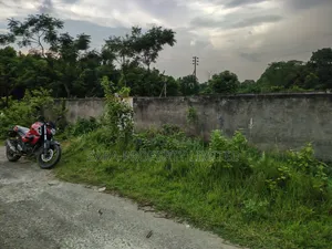 South Facing 3 Katha Plot in Sector 28 on 30 Feet Road