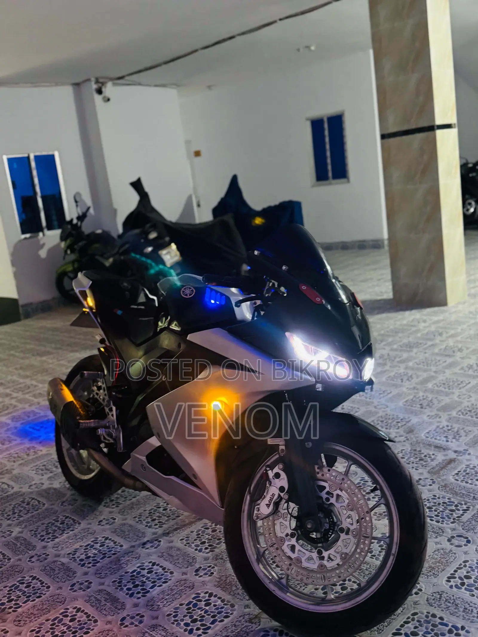 Yamaha R15 V3 2021 Silver