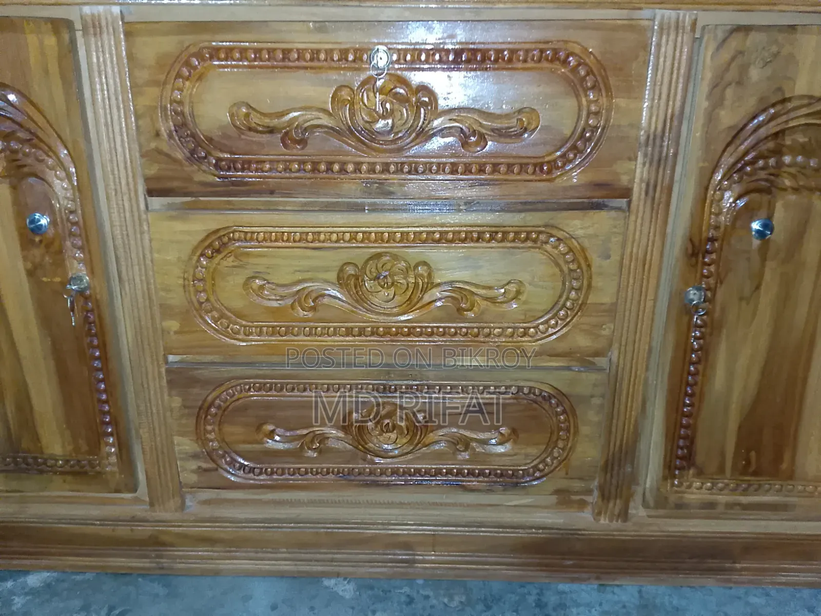 ওয়াল ক্যাবিনেট