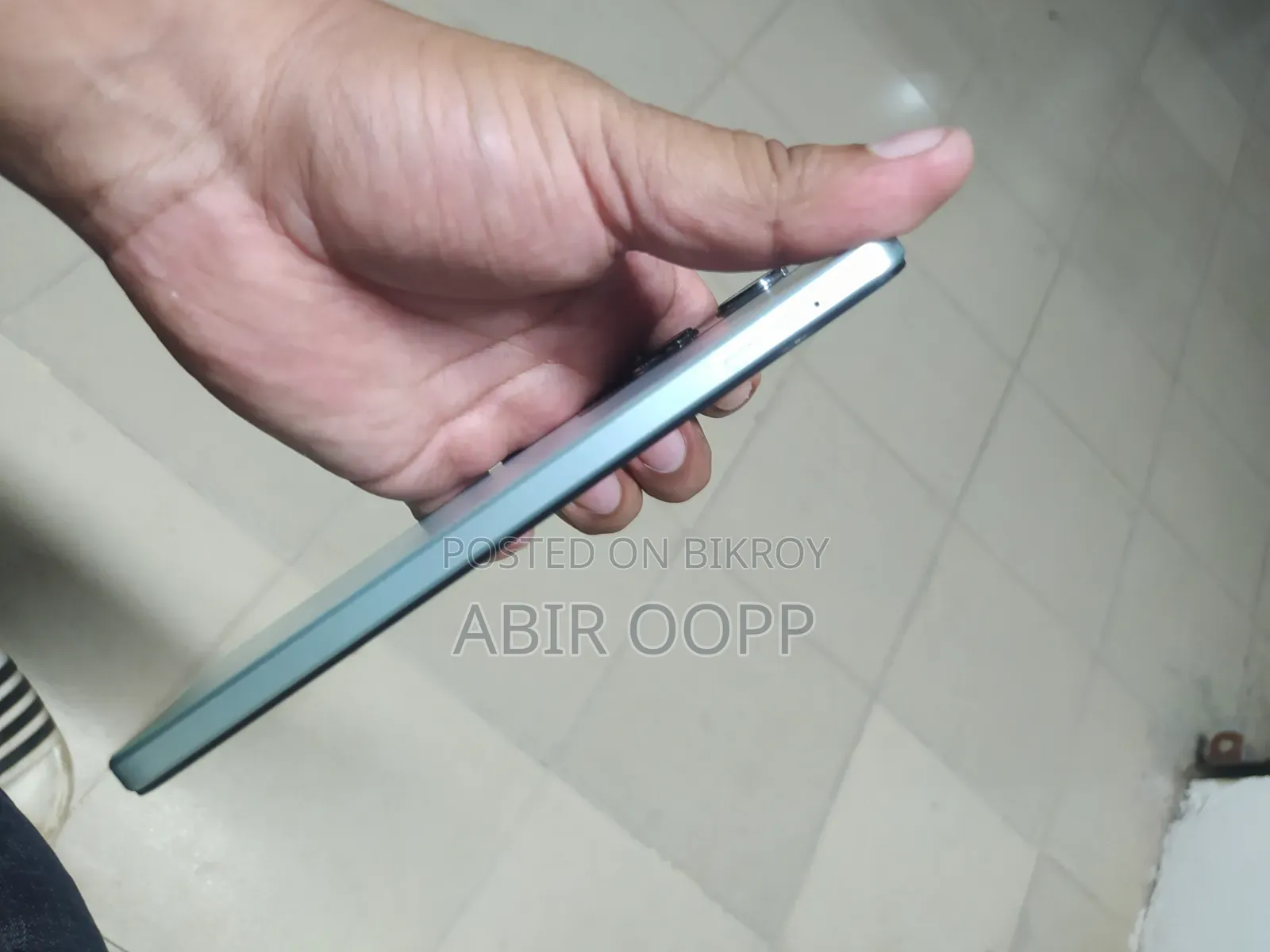 Vivo Y18 128 GB Silver