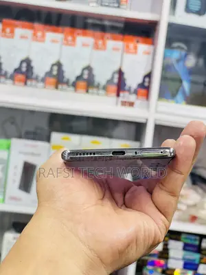 টেকনো ক্যামন ৪০ প্রো ৪জি ২৫৬ জিবি গ্রে