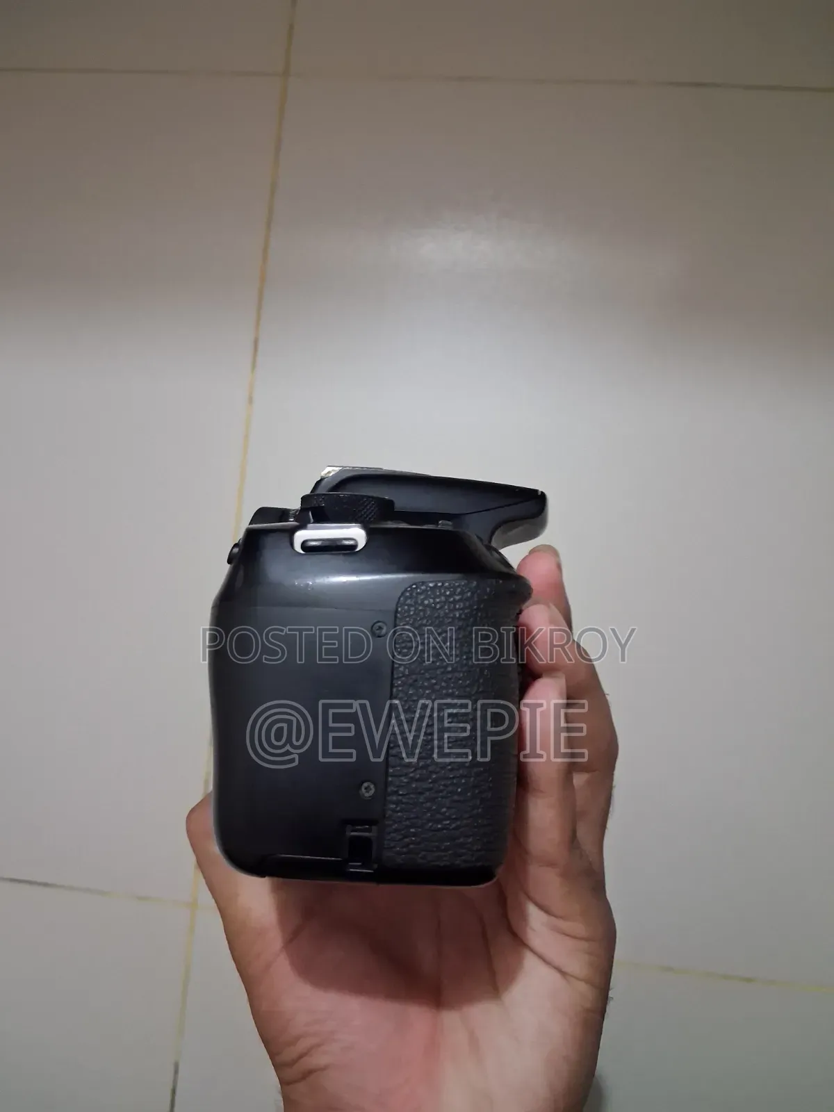 Canon EOS 1300D + 18-55mm Kit Lens