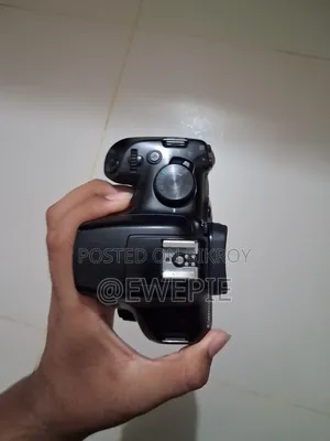 Canon EOS 1300D + 18-55mm Kit Lens