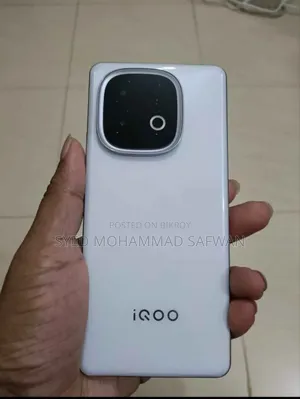 iQOO 256 GB White