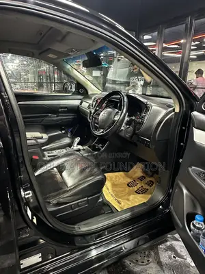 Mitsubishi Outlander 2.0 PHEV AWD 2013 Black