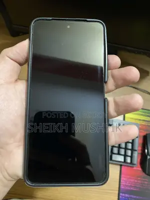 আইকিউওও ২৫৬ জিবি হোয়াইট