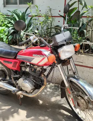 Honda 2003 Red