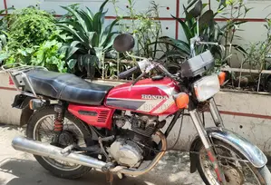 Honda 2003 Red
