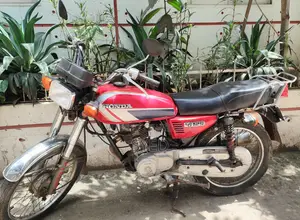 Honda 2003 Red